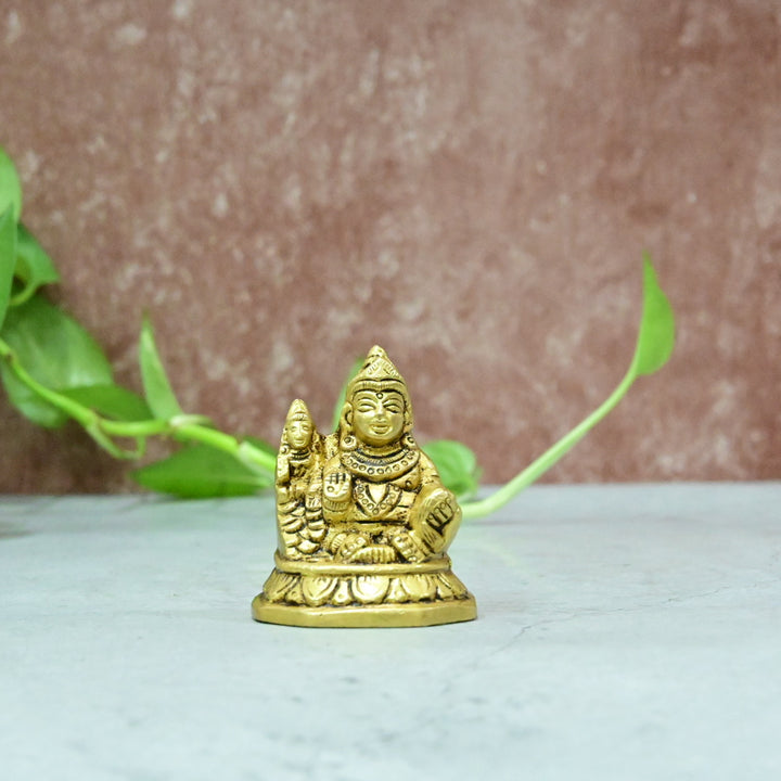 Brass Kuber Idol Small size (2.5 Inch) Kubera Statue Murti for Vastu Puja room Lord Kuberudu Sitting for Home Pooja Mandir