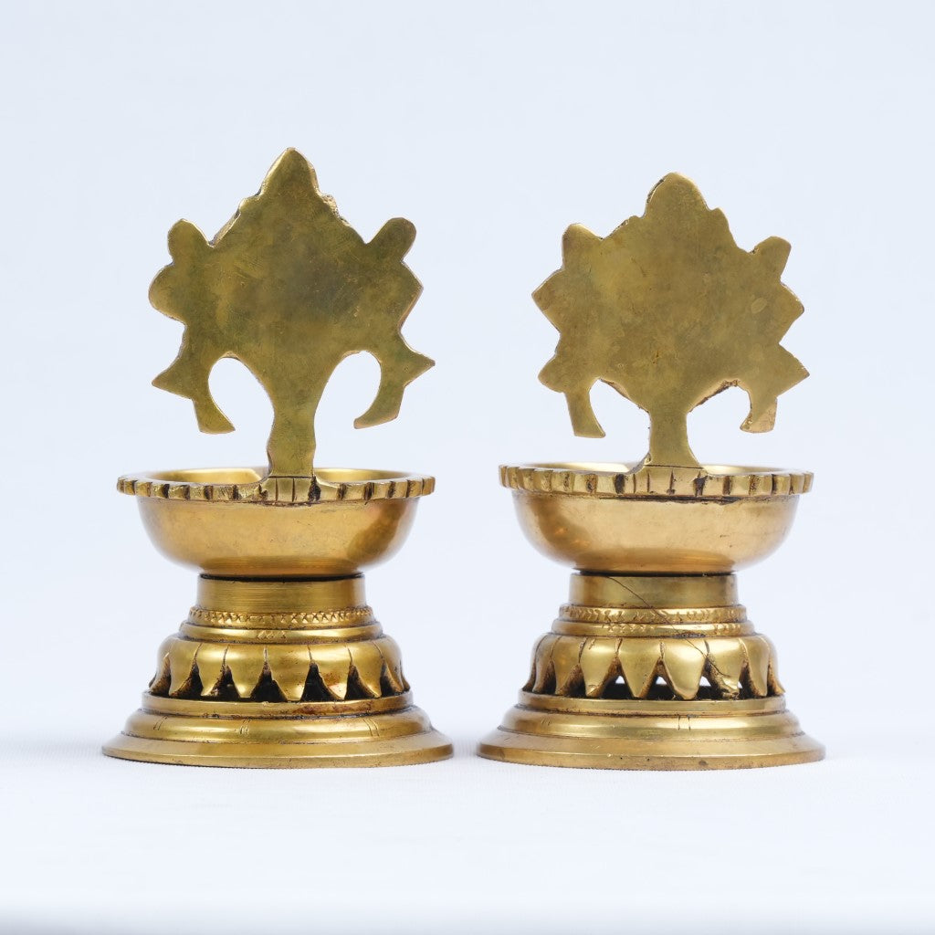 Shanku chakra deepalu brass small size (deepam, 800 grams set) Brass diya puja room